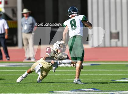 Thumbnail 3 in Los Fresnos vs Southwest (Class 6A Div I Second round) photogallery.