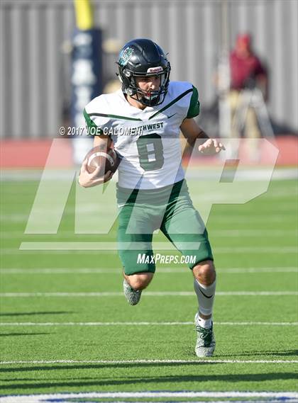 Thumbnail 2 in Los Fresnos vs Southwest (Class 6A Div I Second round) photogallery.