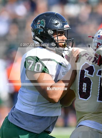 Thumbnail 2 in Los Fresnos vs Southwest (Class 6A Div I Second round) photogallery.