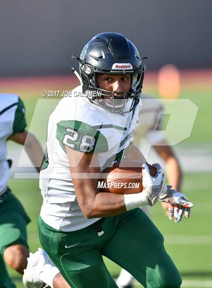 Thumbnail 3 in Los Fresnos vs Southwest (Class 6A Div I Second round) photogallery.