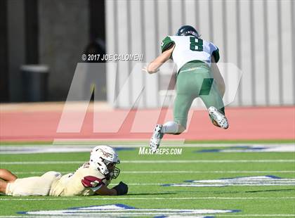 Thumbnail 1 in Los Fresnos vs Southwest (Class 6A Div I Second round) photogallery.