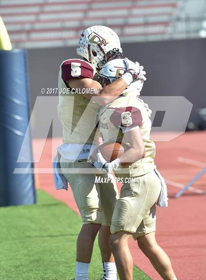 Thumbnail 3 in Los Fresnos vs Southwest (Class 6A Div I Second round) photogallery.