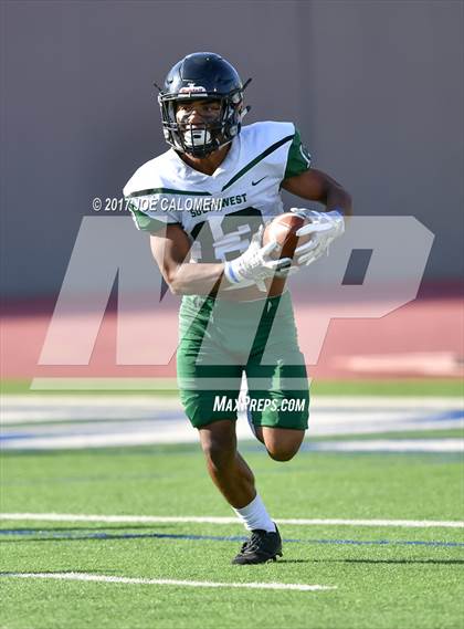 Thumbnail 1 in Los Fresnos vs Southwest (Class 6A Div I Second round) photogallery.