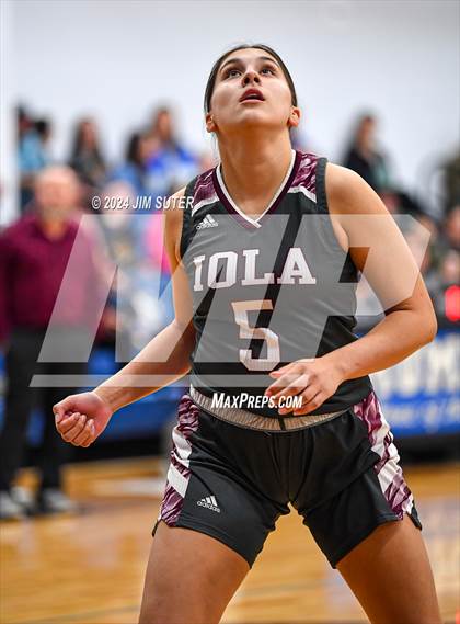Thumbnail 2 in Mumford vs Iola photogallery.
