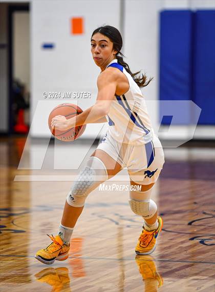 Thumbnail 3 in Mumford vs Iola photogallery.
