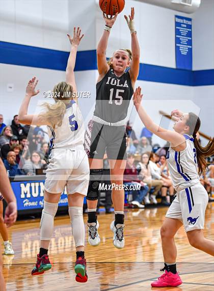 Thumbnail 2 in Mumford vs Iola photogallery.