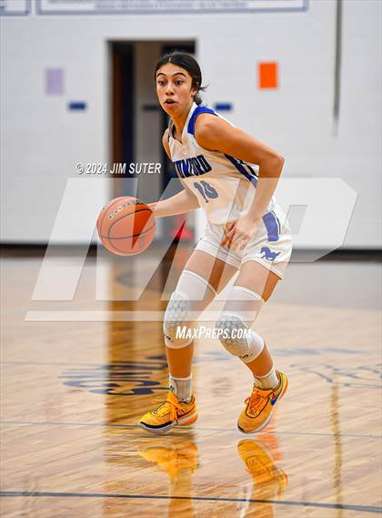Thumbnail 2 in Mumford vs Iola photogallery.