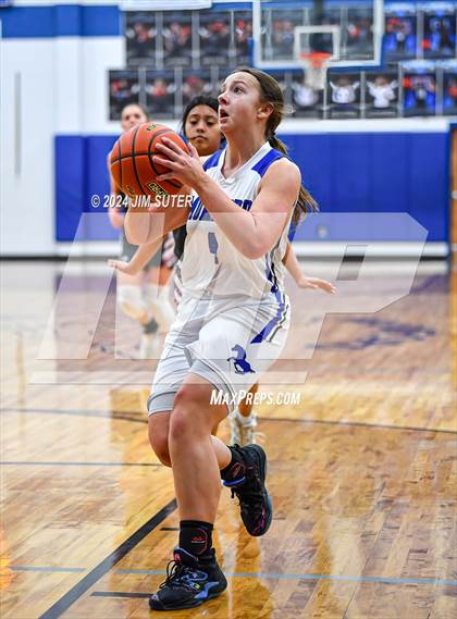 Thumbnail 3 in Mumford vs Iola photogallery.