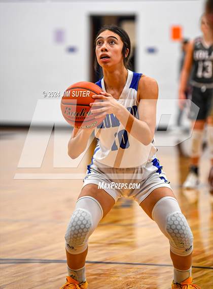 Thumbnail 2 in Mumford vs Iola photogallery.