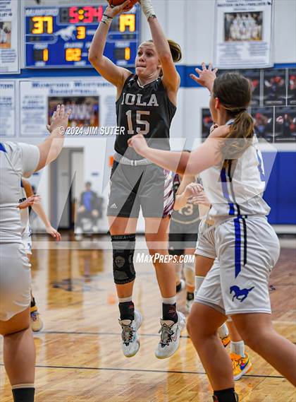 Thumbnail 2 in Mumford vs Iola photogallery.