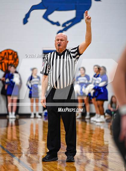Thumbnail 3 in Mumford vs Iola photogallery.