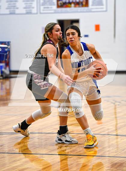 Thumbnail 2 in Mumford vs Iola photogallery.