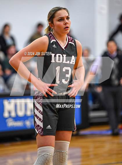 Thumbnail 3 in Mumford vs Iola photogallery.