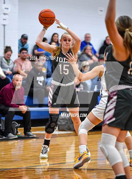 Thumbnail 3 in Mumford vs Iola photogallery.