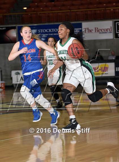 Thumbnail 2 in Folsom vs. St. Mary's (CIF SJS D1 Semifinal) photogallery.