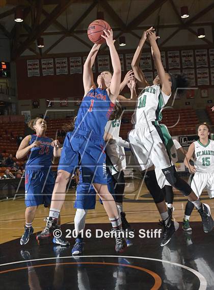 Thumbnail 2 in Folsom vs. St. Mary's (CIF SJS D1 Semifinal) photogallery.