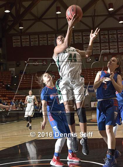 Thumbnail 2 in Folsom vs. St. Mary's (CIF SJS D1 Semifinal) photogallery.