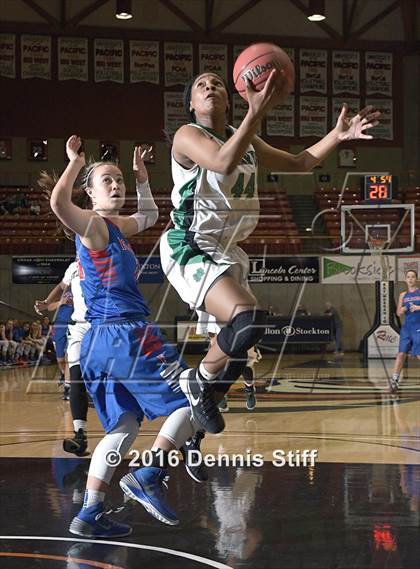 Thumbnail 2 in Folsom vs. St. Mary's (CIF SJS D1 Semifinal) photogallery.