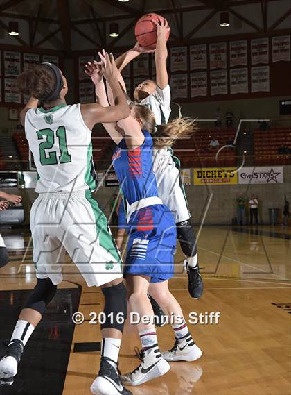 Thumbnail 3 in Folsom vs. St. Mary's (CIF SJS D1 Semifinal) photogallery.