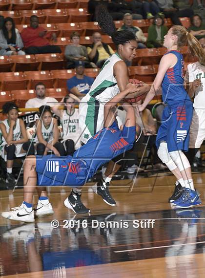Thumbnail 3 in Folsom vs. St. Mary's (CIF SJS D1 Semifinal) photogallery.