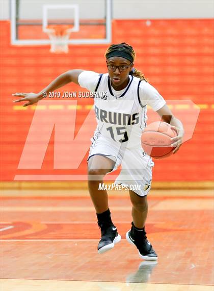 Thumbnail 1 in Western Branch vs Loudoun Valley (StatVa Girls Basketball Classic) photogallery.