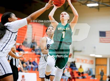 Thumbnail 2 in Western Branch vs Loudoun Valley (StatVa Girls Basketball Classic) photogallery.