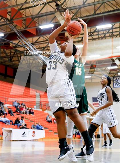Thumbnail 2 in Western Branch vs Loudoun Valley (StatVa Girls Basketball Classic) photogallery.