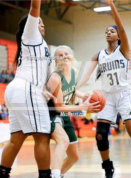 Thumbnail 1 in Western Branch vs Loudoun Valley (StatVa Girls Basketball Classic) photogallery.