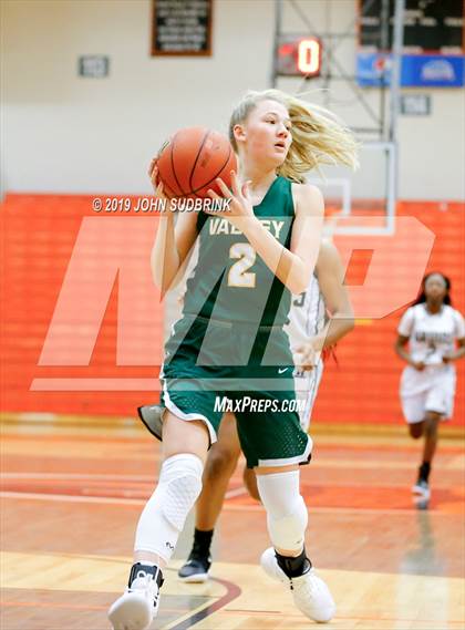 Thumbnail 2 in Western Branch vs Loudoun Valley (StatVa Girls Basketball Classic) photogallery.