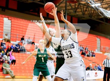 Thumbnail 3 in Western Branch vs Loudoun Valley (StatVa Girls Basketball Classic) photogallery.