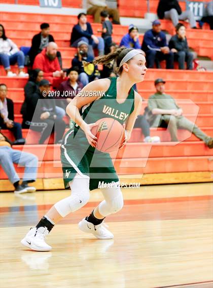 Thumbnail 2 in Western Branch vs Loudoun Valley (StatVa Girls Basketball Classic) photogallery.