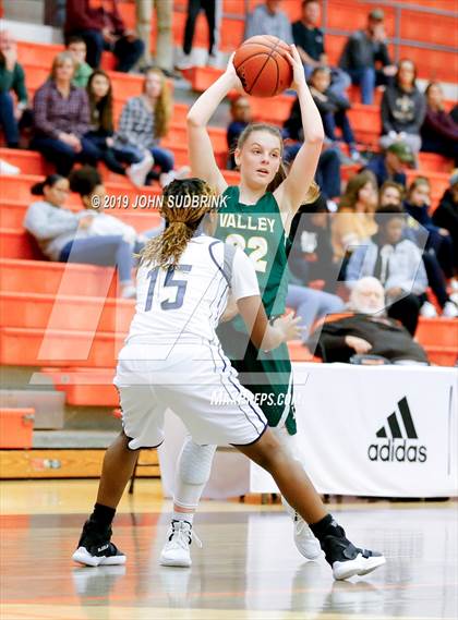 Thumbnail 1 in Western Branch vs Loudoun Valley (StatVa Girls Basketball Classic) photogallery.