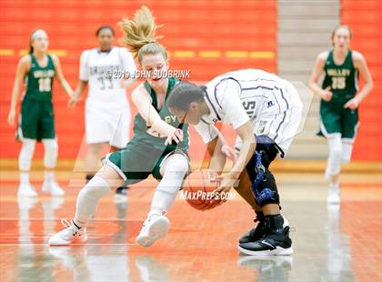 Thumbnail 1 in Western Branch vs Loudoun Valley (StatVa Girls Basketball Classic) photogallery.