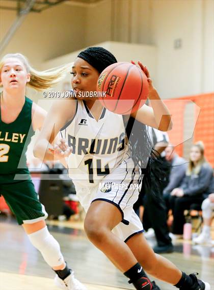 Thumbnail 2 in Western Branch vs Loudoun Valley (StatVa Girls Basketball Classic) photogallery.