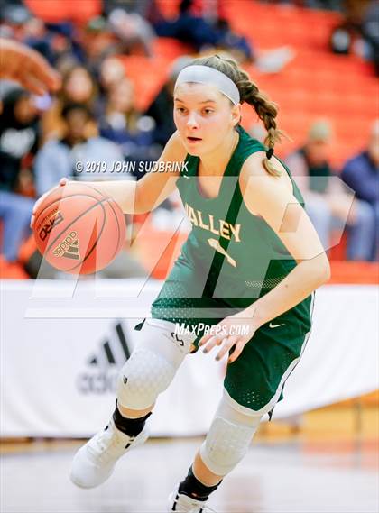 Thumbnail 2 in Western Branch vs Loudoun Valley (StatVa Girls Basketball Classic) photogallery.