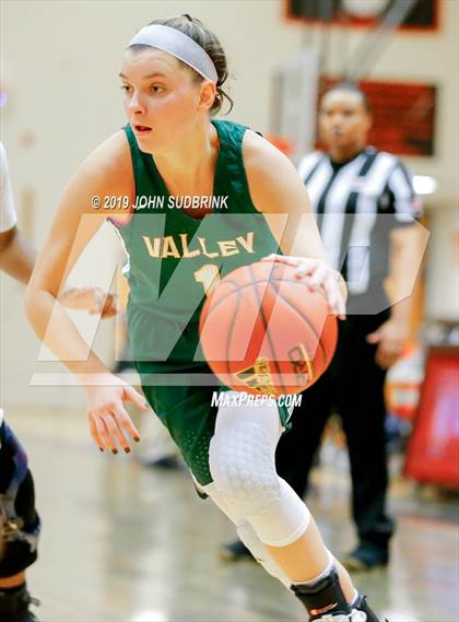 Thumbnail 3 in Western Branch vs Loudoun Valley (StatVa Girls Basketball Classic) photogallery.