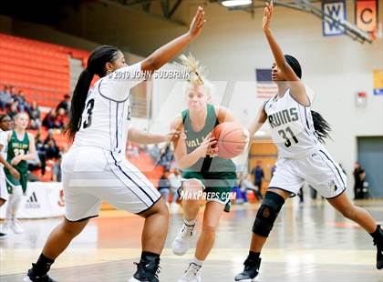 Thumbnail 3 in Western Branch vs Loudoun Valley (StatVa Girls Basketball Classic) photogallery.