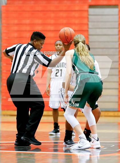 Thumbnail 2 in Western Branch vs Loudoun Valley (StatVa Girls Basketball Classic) photogallery.