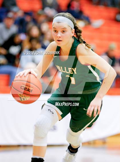 Thumbnail 3 in Western Branch vs Loudoun Valley (StatVa Girls Basketball Classic) photogallery.