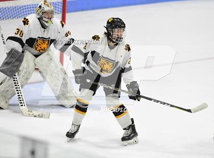 Thumbnail 3 in Sheehan vs. Daniel Hand (CIAC D3 Semifinal) photogallery.