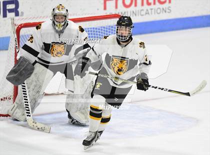 Thumbnail 2 in Sheehan vs. Daniel Hand (CIAC D3 Semifinal) photogallery.