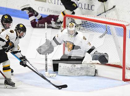 Thumbnail 1 in Sheehan vs. Daniel Hand (CIAC D3 Semifinal) photogallery.