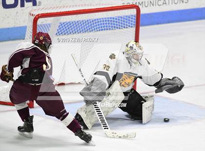 Thumbnail 1 in Sheehan vs. Daniel Hand (CIAC D3 Semifinal) photogallery.