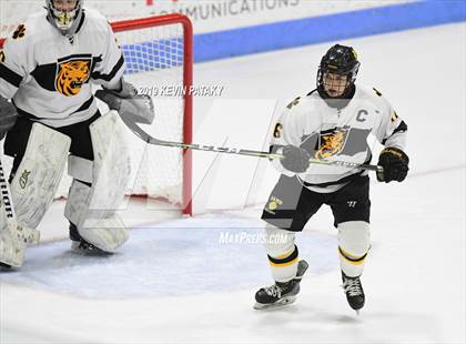 Thumbnail 1 in Sheehan vs. Daniel Hand (CIAC D3 Semifinal) photogallery.