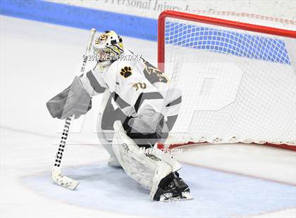 Thumbnail 3 in Sheehan vs. Daniel Hand (CIAC D3 Semifinal) photogallery.