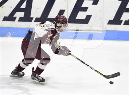 Thumbnail 3 in Sheehan vs. Daniel Hand (CIAC D3 Semifinal) photogallery.