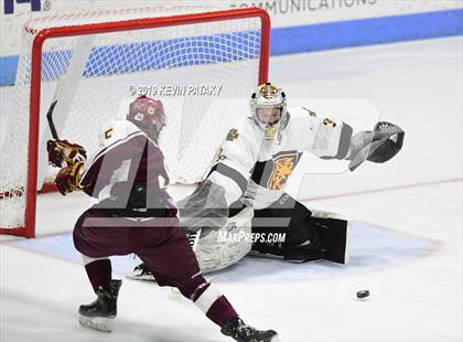 Thumbnail 3 in Sheehan vs. Daniel Hand (CIAC D3 Semifinal) photogallery.