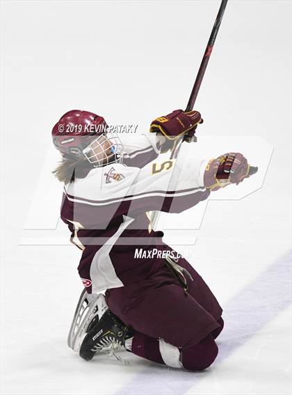 Thumbnail 3 in Sheehan vs. Daniel Hand (CIAC D3 Semifinal) photogallery.