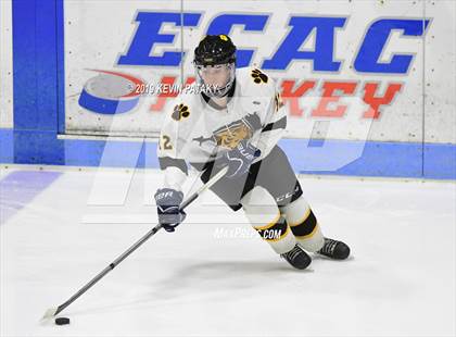 Thumbnail 1 in Sheehan vs. Daniel Hand (CIAC D3 Semifinal) photogallery.