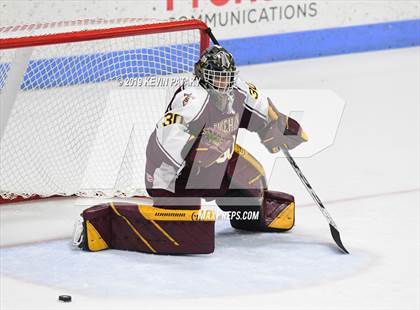 Thumbnail 1 in Sheehan vs. Daniel Hand (CIAC D3 Semifinal) photogallery.